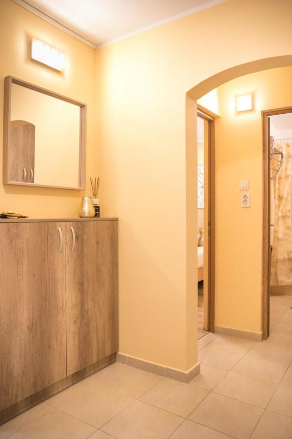 Golden Apartment Baneasa ブカレスト エクステリア 写真