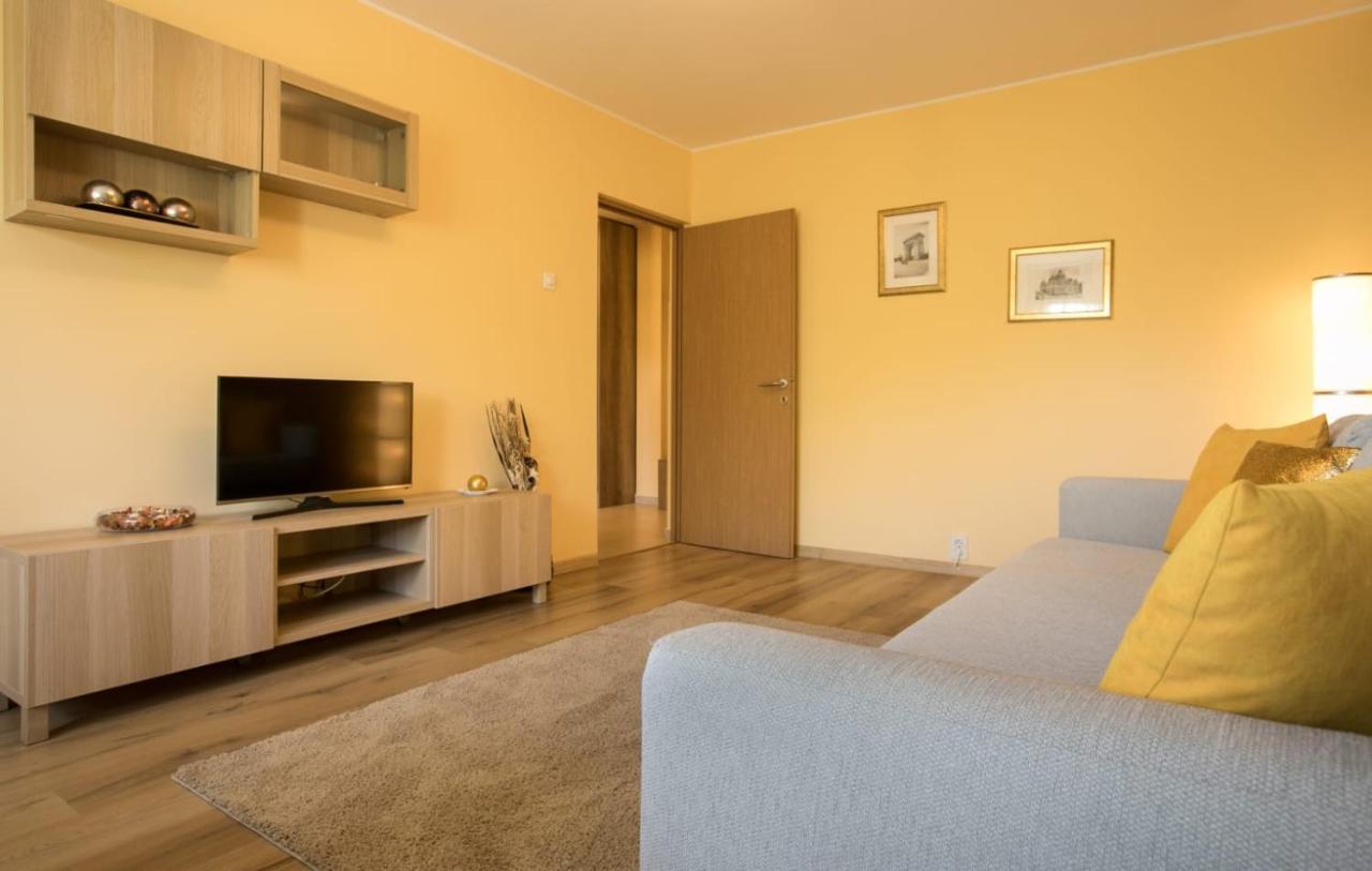 Golden Apartment Baneasa ブカレスト エクステリア 写真