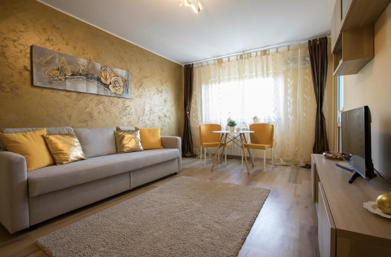 Golden Apartment Baneasa ブカレスト エクステリア 写真