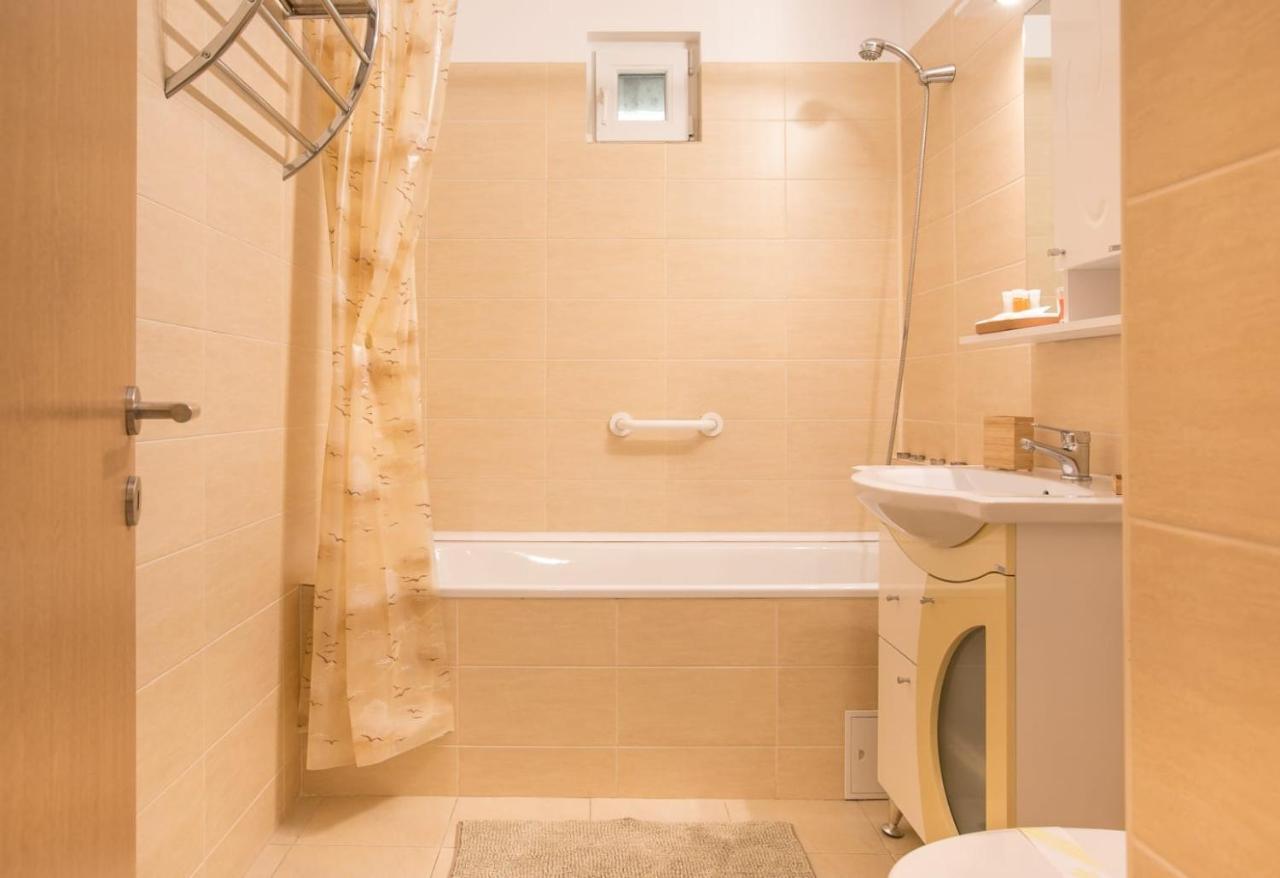 Golden Apartment Baneasa ブカレスト エクステリア 写真